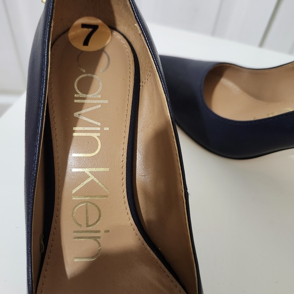 Calvin Klein Women Navy Stiletto Heels Pumps Sz 7 Office Career Work Dress Shoes - Picture 9 of 10